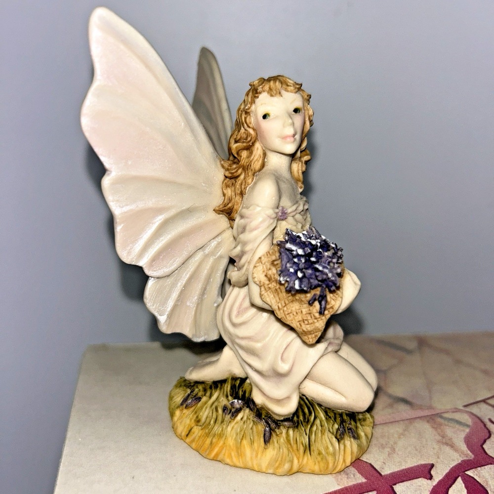 Jenny Oliver Faeries LAVENDRIA 5" Figurine Holland Studio Porcelain Bouquet